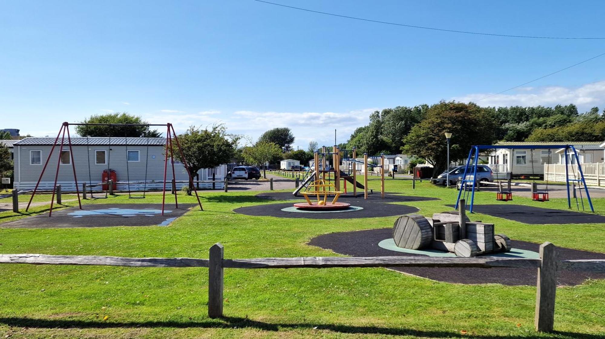 Brookside West Sands Holiday Park Seal Bay Selsey Extérieur photo